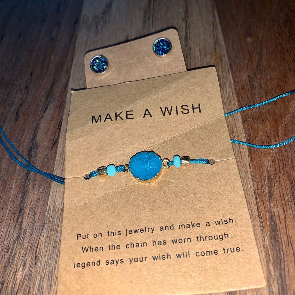 Earring and necklace set